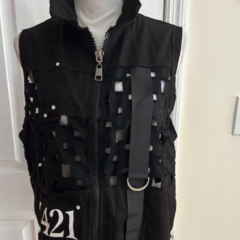 H4 brand new black vest